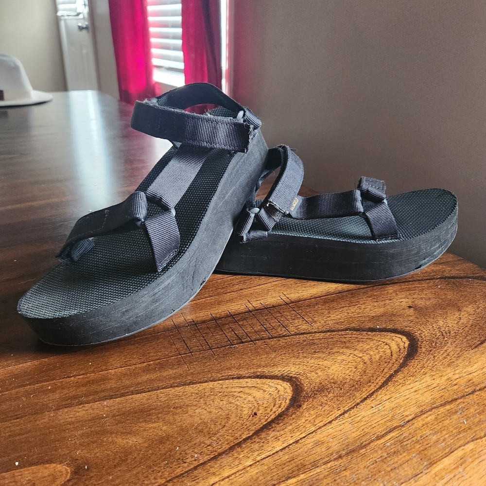 Teva Flatform Original Universal Black Sandals Women's Size 10.5*